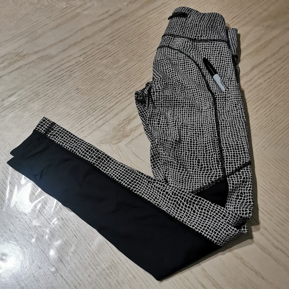 Lululemon Leggings - Picture 4 of 11